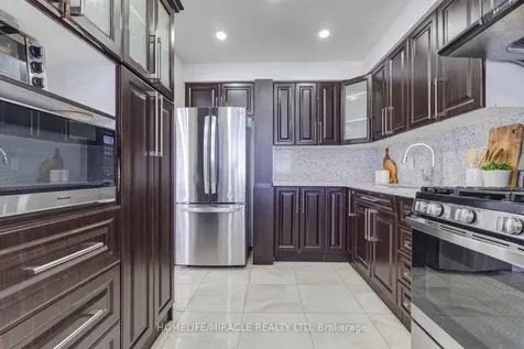 7450 Darcel Avenue Mississauga ON L4T 2X7