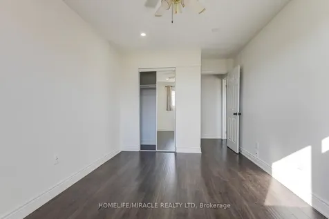 7450 Darcel Avenue Mississauga ON L4T 2X7