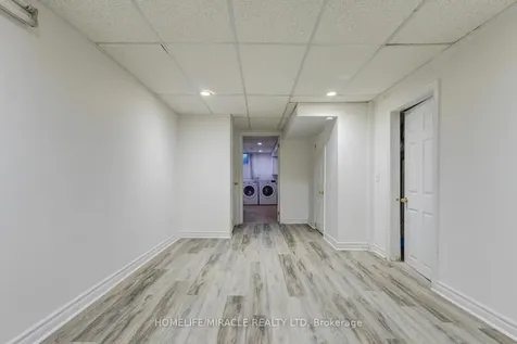 7450 Darcel Avenue Mississauga ON L4T 2X7