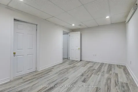 7450 Darcel Avenue Mississauga ON L4T 2X7