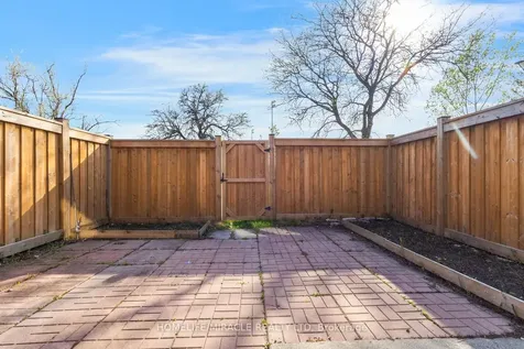 7450 Darcel Avenue Mississauga ON L4T 2X7