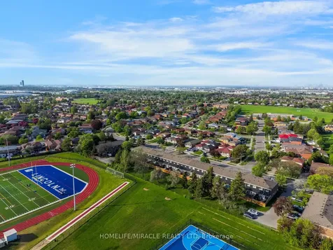 7450 Darcel Avenue Mississauga ON L4T 2X7