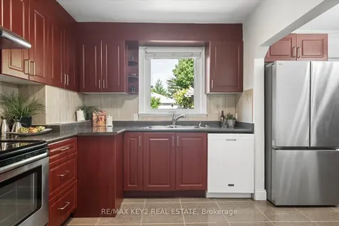 18 Jodphur Avenue Toronto ON M9M 2J4