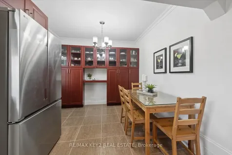 18 Jodphur Avenue Toronto ON M9M 2J4