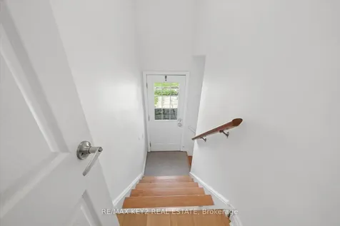 18 Jodphur Avenue Toronto ON M9M 2J4