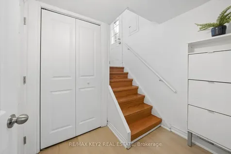 18 Jodphur Avenue Toronto ON M9M 2J4