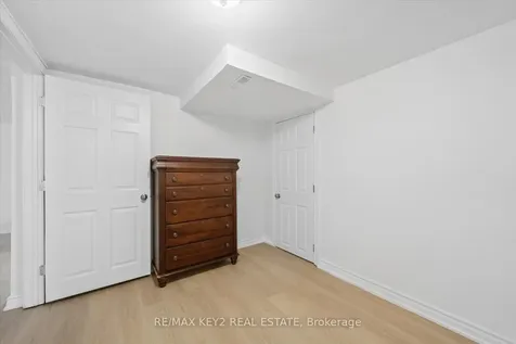 18 Jodphur Avenue Toronto ON M9M 2J4