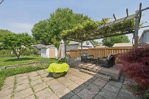 18 Jodphur Avenue Toronto ON M9M 2J4