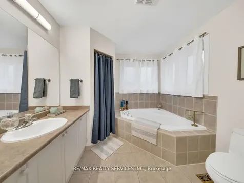 13 Mistycreek Crescent Brampton ON L7A 3E8
