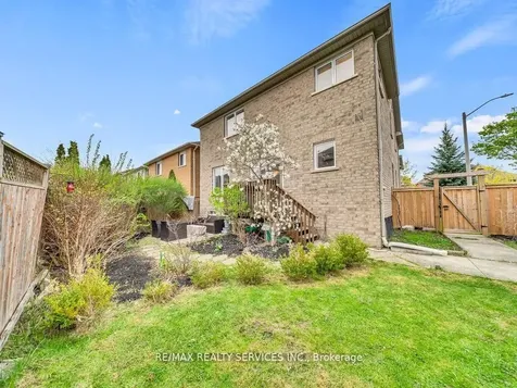 13 Mistycreek Crescent Brampton ON L7A 3E8