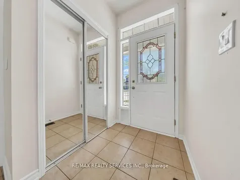 15 Lockburn Crescent Brampton ON L7A 3W7