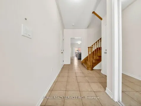 15 Lockburn Crescent Brampton ON L7A 3W7
