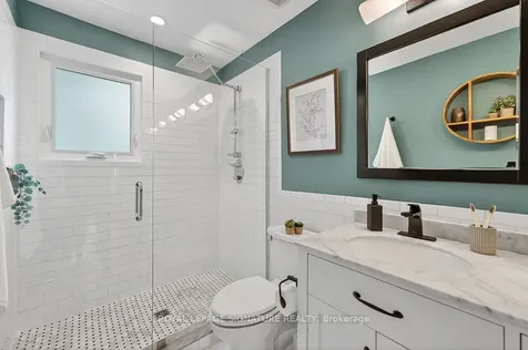 4263 Longmoor Drive Burlington ON L7L 5A2