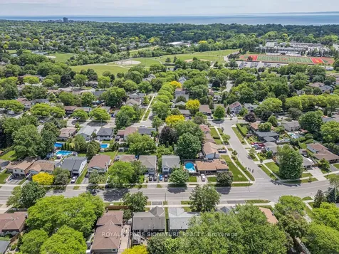 4263 Longmoor Drive Burlington ON L7L 5A2