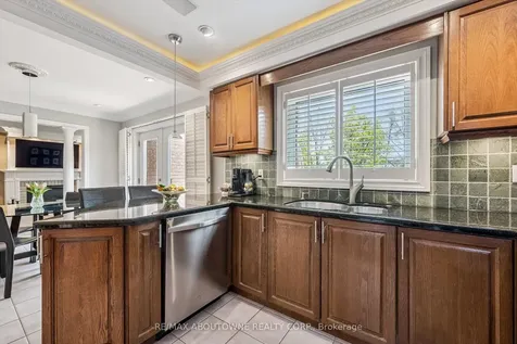 154 Howell Road Oakville ON L6H 5Z2