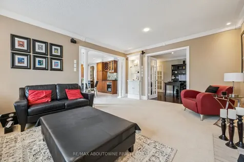 154 Howell Road Oakville ON L6H 5Z2