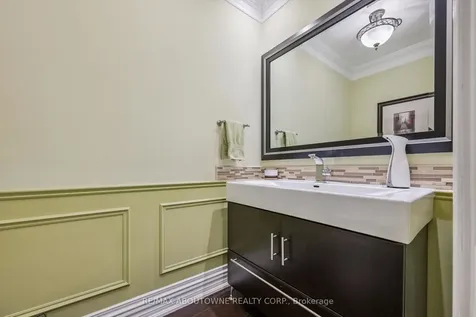 154 Howell Road Oakville ON L6H 5Z2