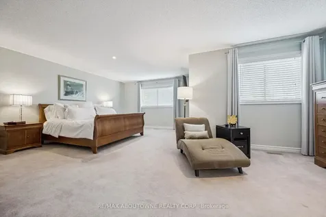 154 Howell Road Oakville ON L6H 5Z2