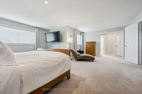 154 Howell Road Oakville ON L6H 5Z2