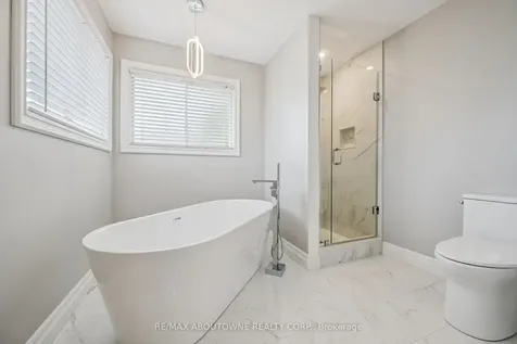 154 Howell Road Oakville ON L6H 5Z2