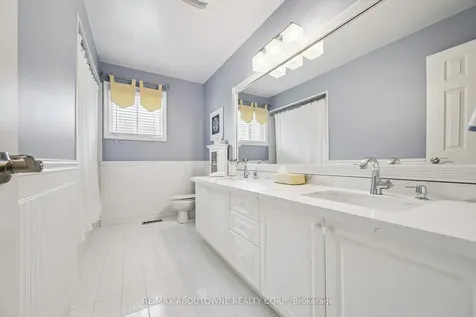 154 Howell Road Oakville ON L6H 5Z2