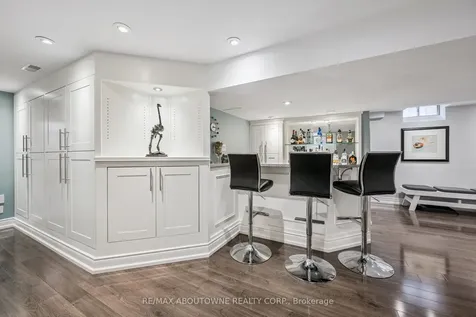154 Howell Road Oakville ON L6H 5Z2