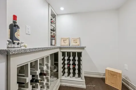 154 Howell Road Oakville ON L6H 5Z2