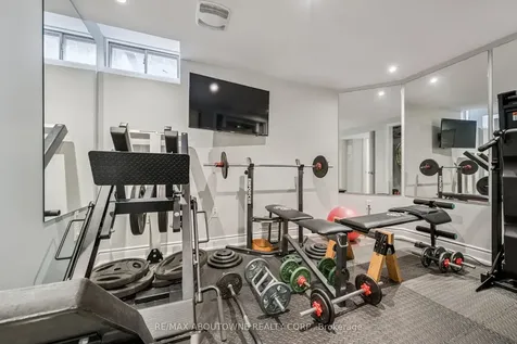 154 Howell Road Oakville ON L6H 5Z2