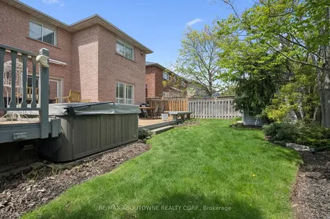 154 Howell Road Oakville ON L6H 5Z2