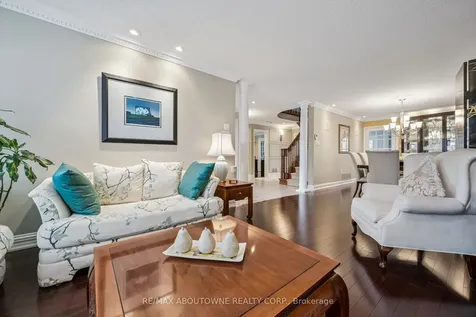 154 Howell Road Oakville ON L6H 5Z2