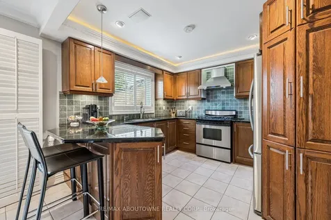 154 Howell Road Oakville ON L6H 5Z2