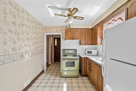 88 Edgecroft Road Toronto ON M8Z 2C3