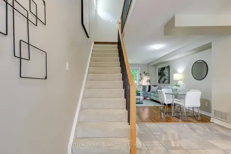 5865 Dalebrook Crescent Mississauga ON L5M 5X1