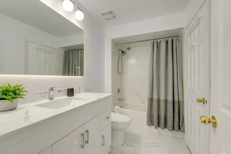 5865 Dalebrook Crescent Mississauga ON L5M 5X1