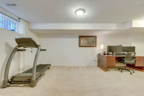 5865 Dalebrook Crescent Mississauga ON L5M 5X1