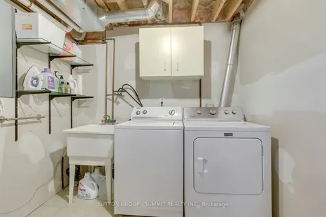 5865 Dalebrook Crescent Mississauga ON L5M 5X1