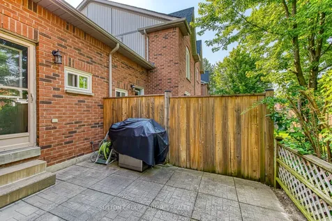 5865 Dalebrook Crescent Mississauga ON L5M 5X1