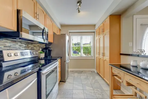 5865 Dalebrook Crescent Mississauga ON L5M 5X1