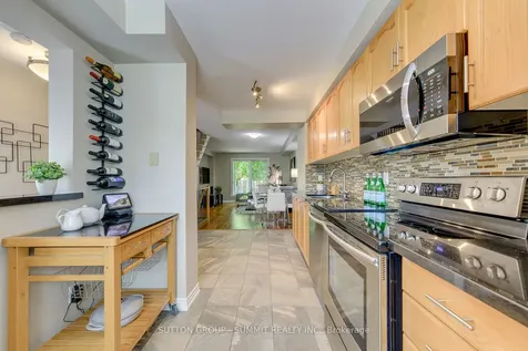 5865 Dalebrook Crescent Mississauga ON L5M 5X1