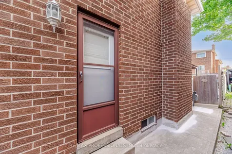 40 Braidwood Lake Road Brampton ON L6Z 1X6