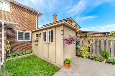 40 Braidwood Lake Road Brampton ON L6Z 1X6