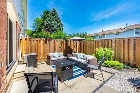 1055 Shawnmarr Road Mississauga ON L5H 3V2