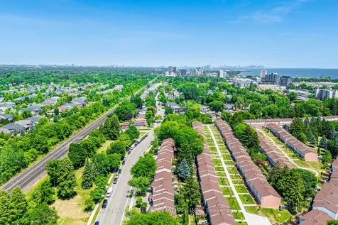 1055 Shawnmarr Road Mississauga ON L5H 3V2