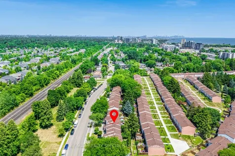 1055 Shawnmarr Road Mississauga ON L5H 3V2
