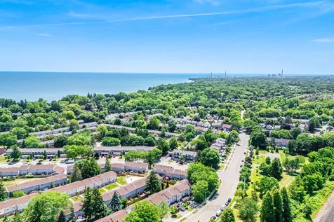 1055 Shawnmarr Road Mississauga ON L5H 3V2