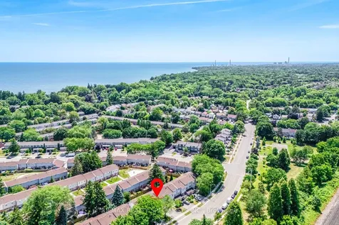 1055 Shawnmarr Road Mississauga ON L5H 3V2