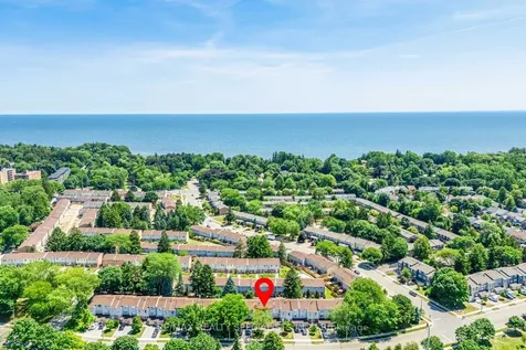 1055 Shawnmarr Road Mississauga ON L5H 3V2