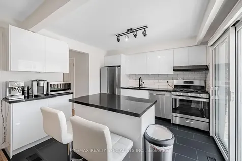 1055 Shawnmarr Road Mississauga ON L5H 3V2