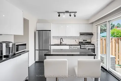 1055 Shawnmarr Road Mississauga ON L5H 3V2