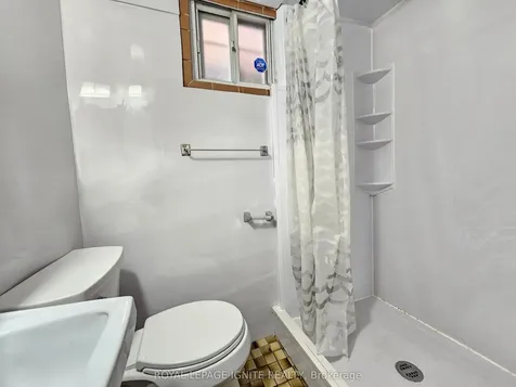 75 Pamille Place Toronto ON M6M 3B1